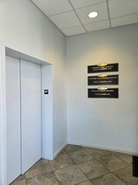 More Photos Of 5301 N Dixie Hwy, Fort Lauderdale Medical For Lease
