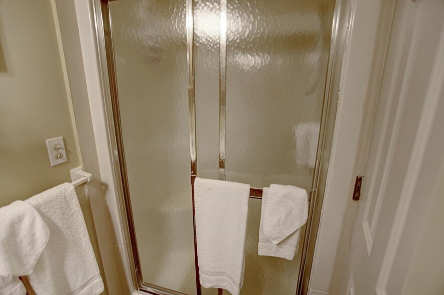 More Photos Of 80 W State St, Springboro Hospitality For Sale