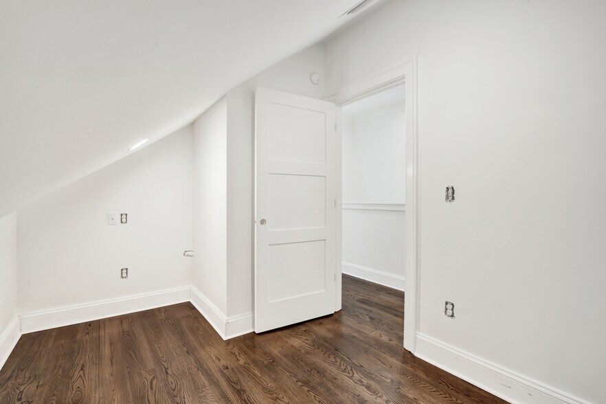 More Photos Of 104 17th st, Tybee Island Apartments For Sale