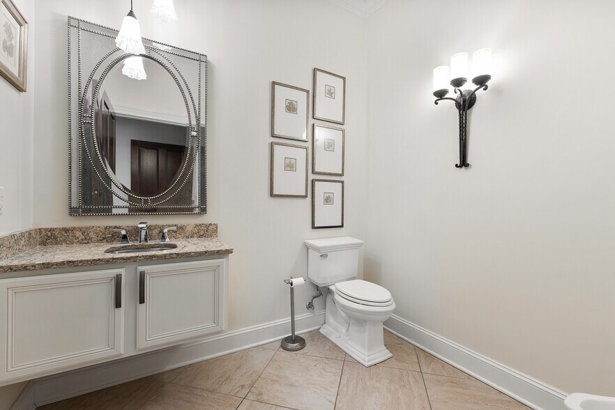 More Photos Of 3139 16th Street Rd, Huntington Medical For Sale