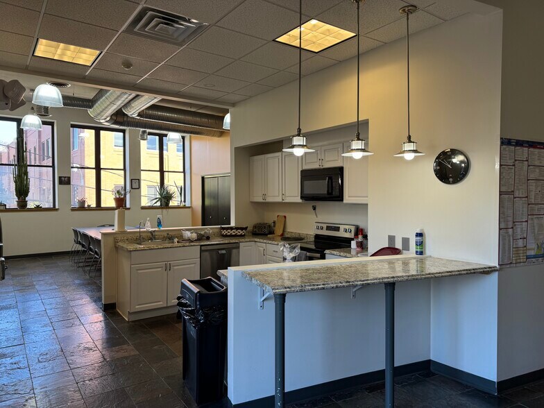 More Photos Of 25 Monroe St, Albany Office For Lease