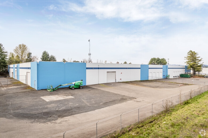 More Photos Of 5150 SW Western Ave, Beaverton Warehouse For Sale