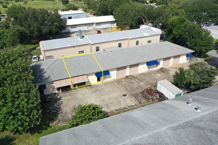 More Photos Of 637 2nd Ln, Vero Beach Flex For Sale