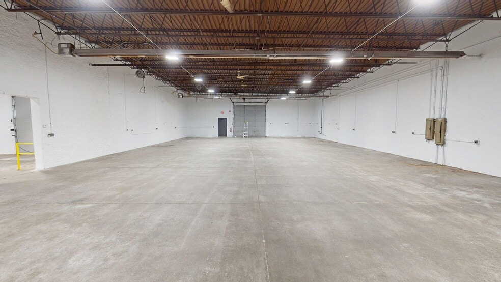 More Photos Of 7075 N 21st Ave, Hugo Industrial For Sale