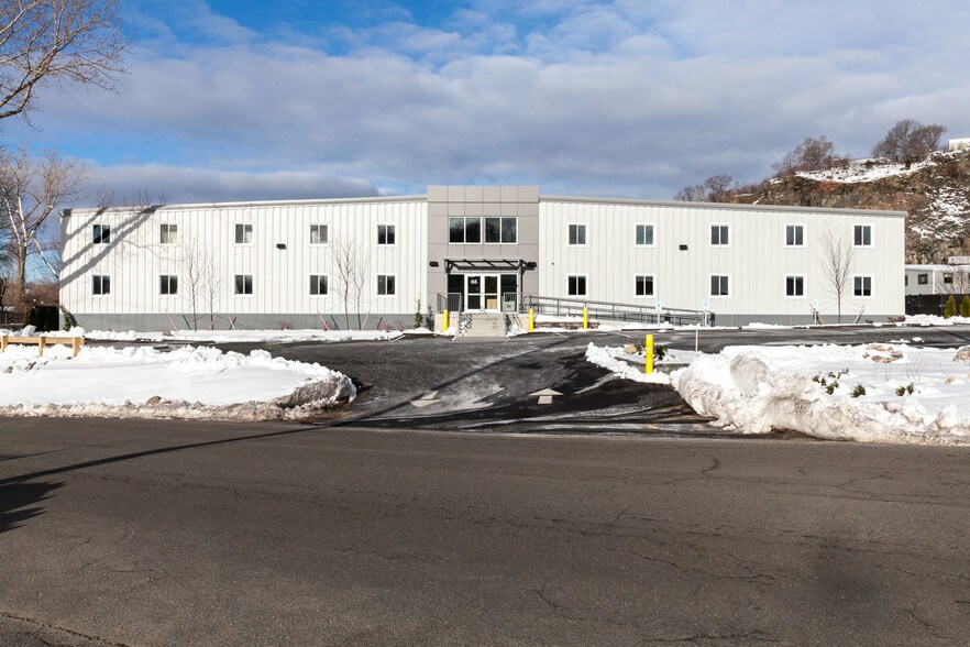 More Photos Of 66 Holton St, Woburn Manufacturing For Lease