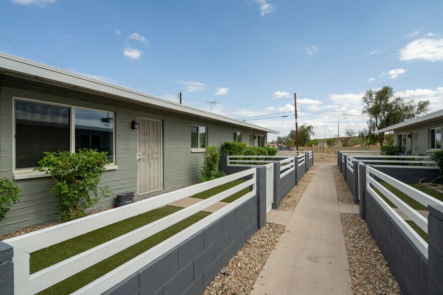 More Photos Of 511 N 52nd St, Phoenix Apartments For Sale