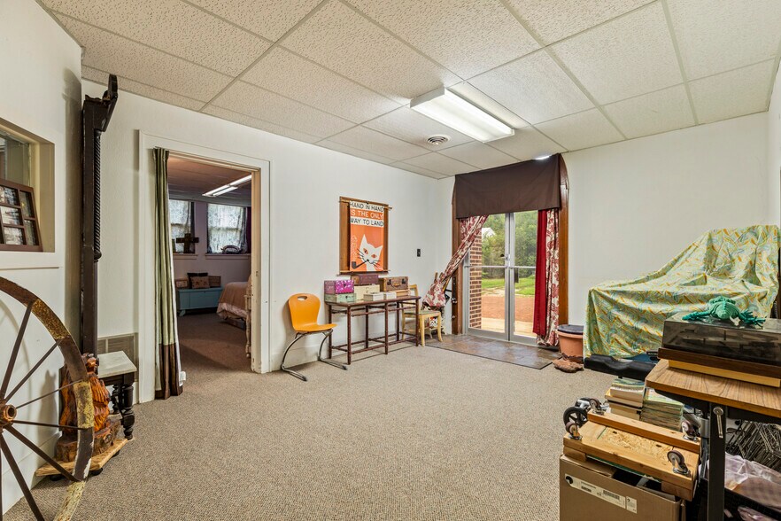 More Photos Of 115-117 W Grand Ave, Tonkawa Storefront Retail Office For Sale