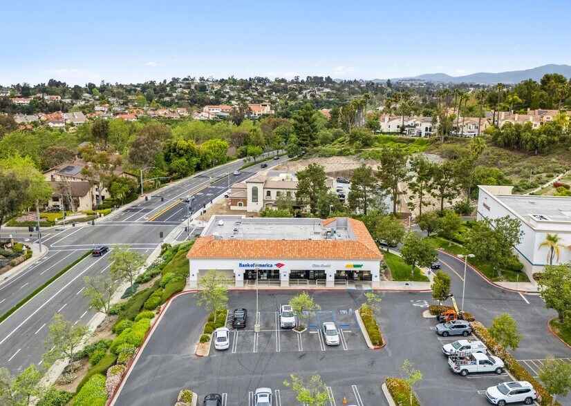 More Photos Of Oso Pky @ Marguerite Pky, Mission Viejo Unknown For Lease