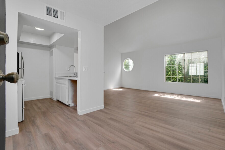 More Photos Of 519 South St, Glendale Apartments For Sale