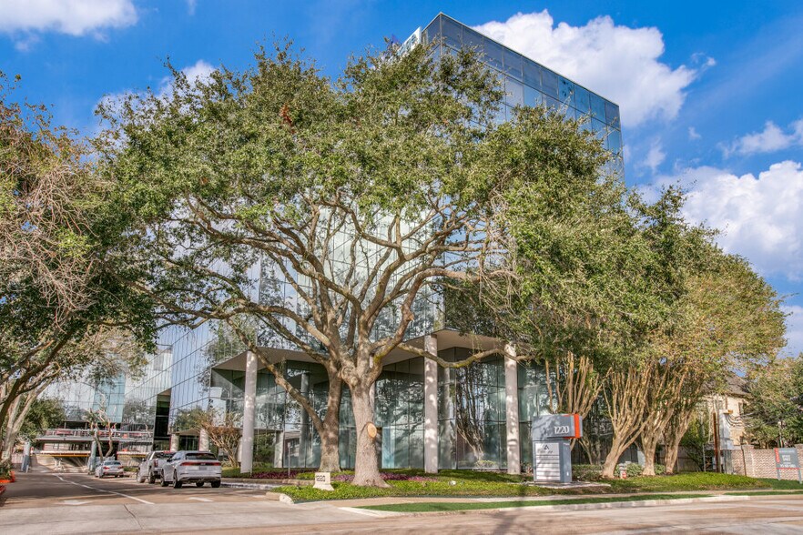 More Photos Of 1220 Augusta Dr, Houston Office For Lease