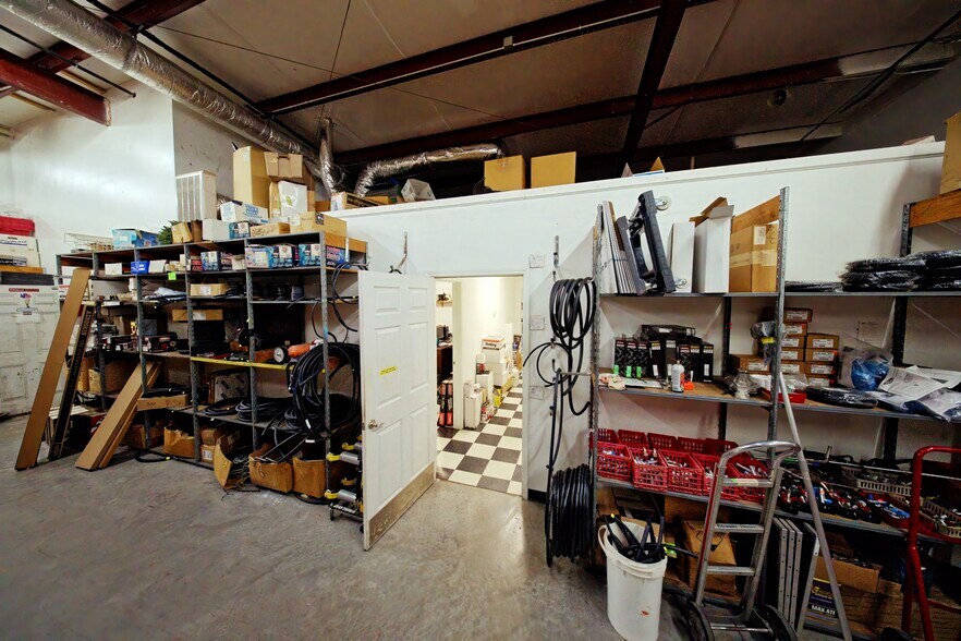 More Photos Of 1345 Callahan Dr, Knoxville Distribution For Sale