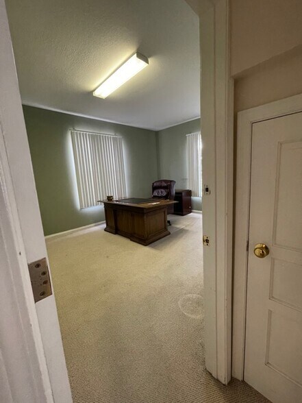 More Photos Of 714 N Spurgeon St, Santa Ana Office For Lease