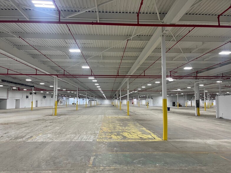 More Photos Of 402 Royal Rd, Michigan City Manufacturing For Lease