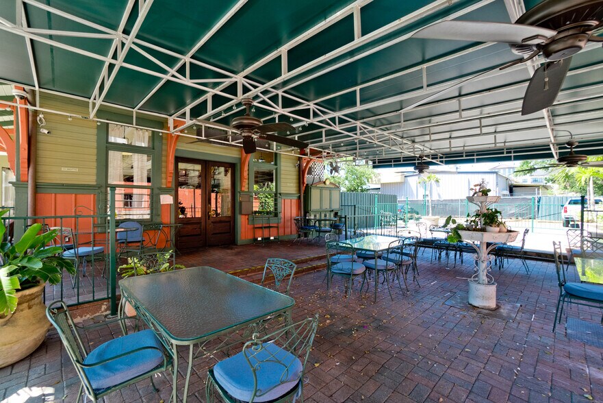 More Photos Of 1503 4th St, Sarasota Restaurant For Lease