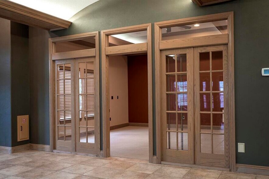 More Photos Of 1760 W Lakeview Rd, Stillwater Office For Sale