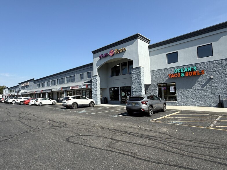 More Photos Of 2301 US Highway 9, Howell Freestanding For Lease