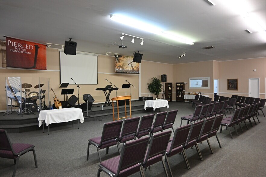 More Photos Of 2940 I-70 Business Loop, Grand Junction Flex For Sale