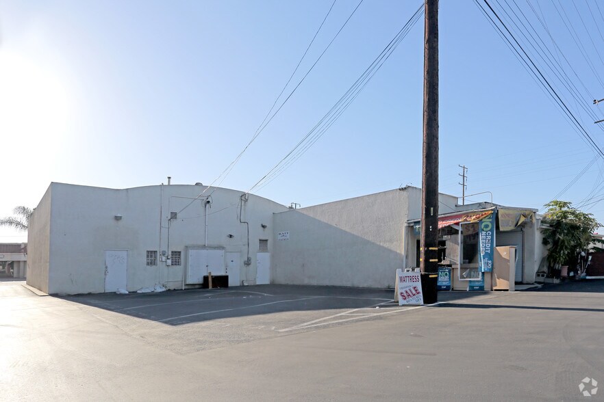 More Photos Of 17041-17047 Bellflower Blvd, Bellflower Storefront Retail Residential For Lease