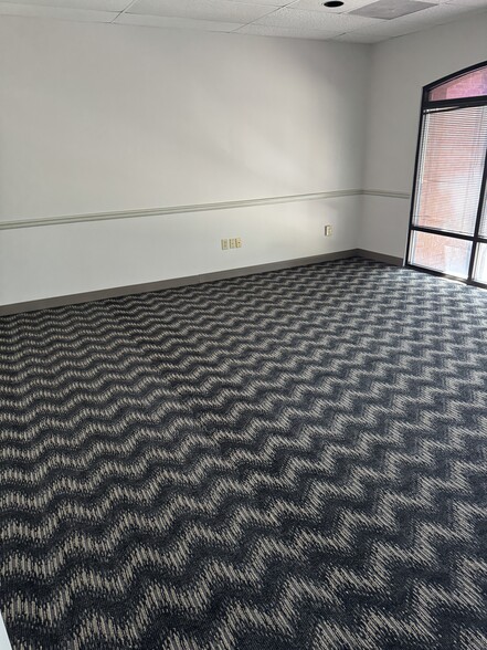 More Photos Of 1950 N Park Pl, Atlanta Office For Sale