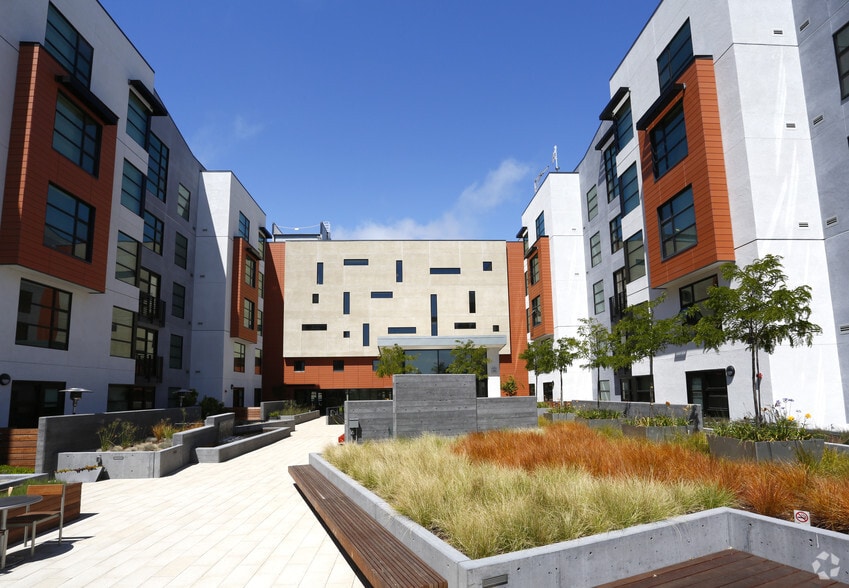 More Photos Of 1155 4th St, San Francisco Apartments For Lease