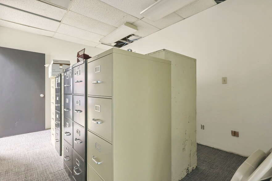 More Photos Of 2844 E River Rd, Dayton Office For Sale