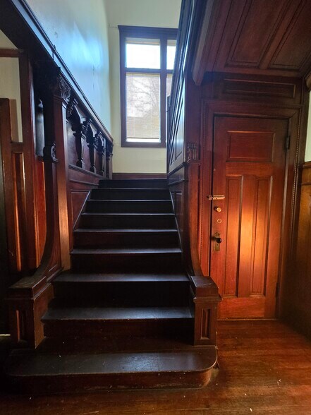 More Photos Of 924 S 19th St, Milwaukee Apartments For Sale
