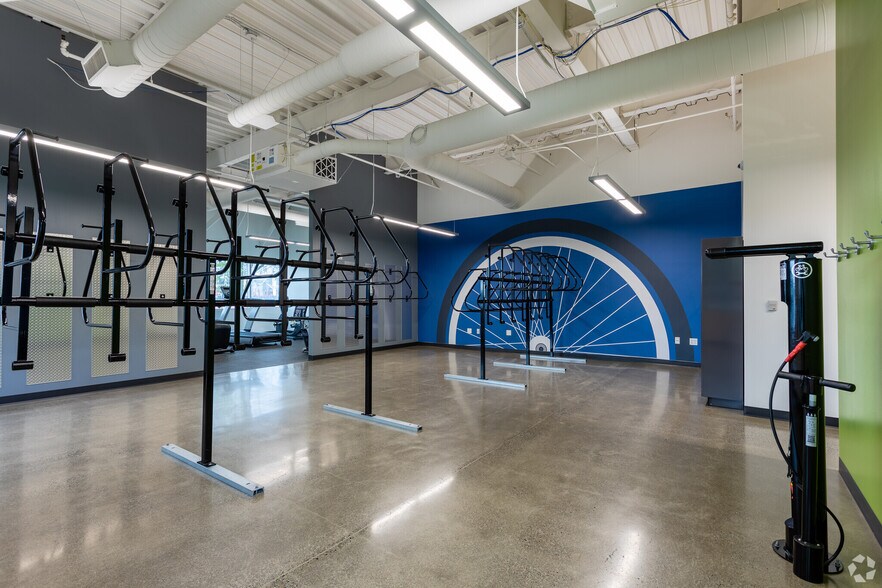 More Photos Of 1650 NW Naito Pky, Portland Office For Sale