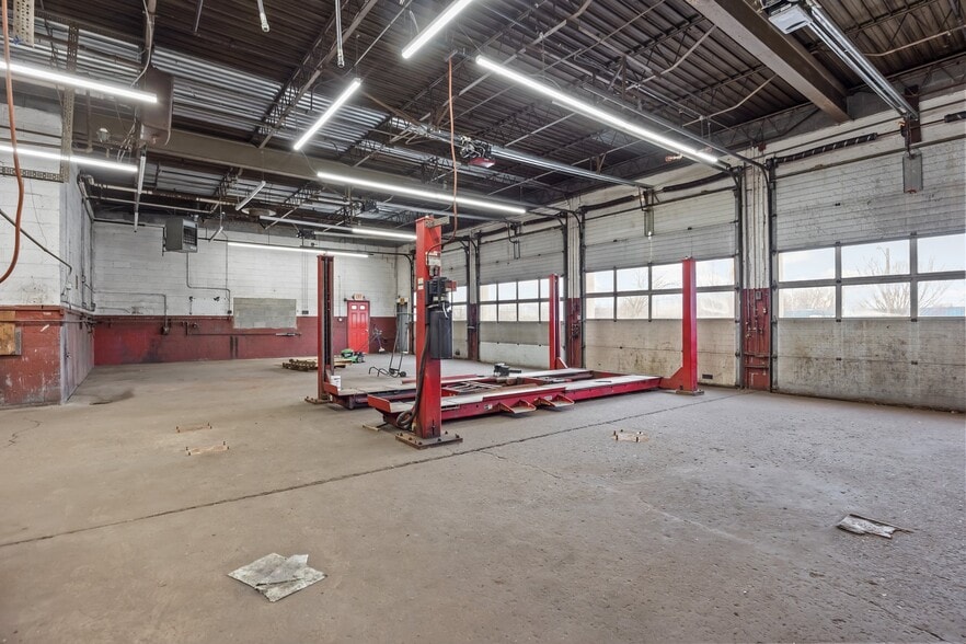 More Photos Of 1010 Spruce St, Lawrenceville Warehouse For Sale