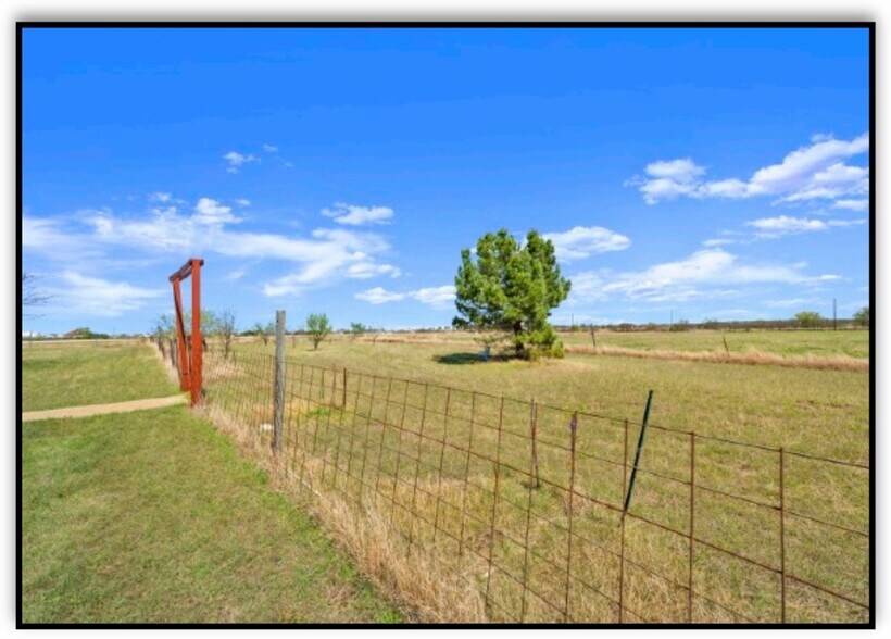 More Photos Of 700 Hwy 183, Briggs Land For Sale