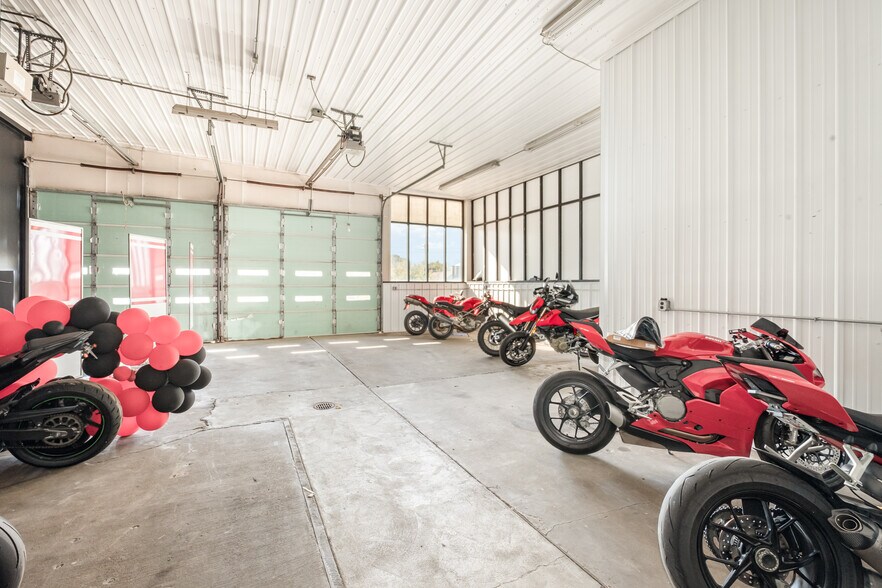 More Photos Of 944 State Route 28, Milford Auto Repair For Lease