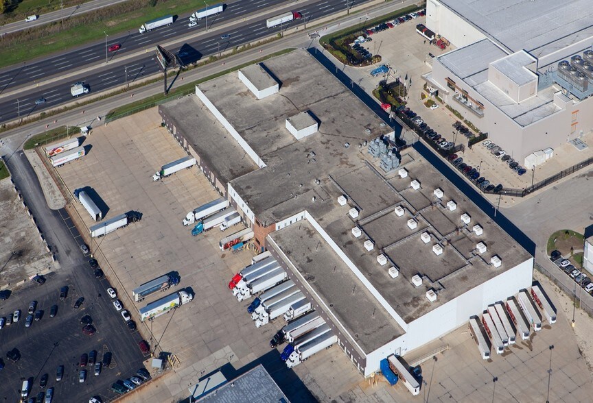 More Photos Of 575 Northwest Ave, Northlake Refrigeration Cold Storage For Lease