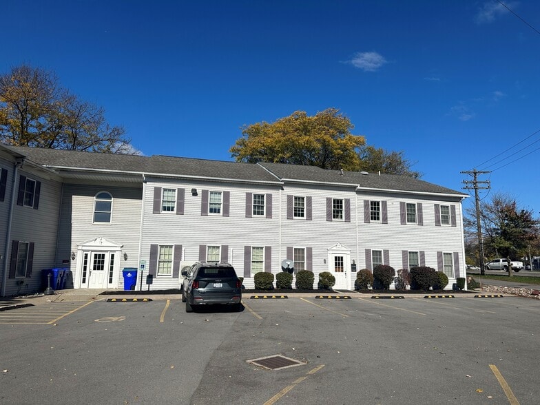 More Photos Of 151 W Genesee St, Lockport Loft Creative Space For Lease
