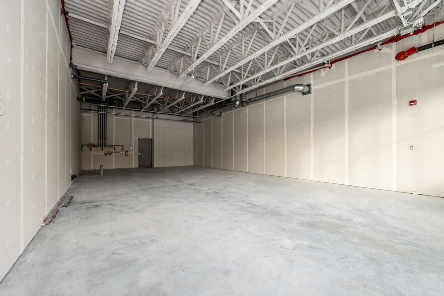 More Photos Of 14 Sioux Rd, Sherwood Park Storefront Retail Office For Lease