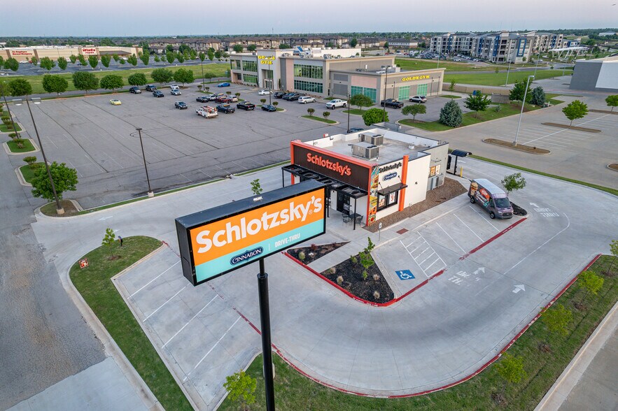 More Photos Of 627 SW 19th St, Moore Fast Food For Sale