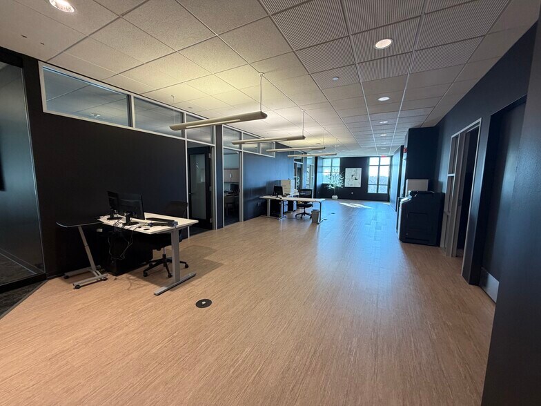 More Photos Of 6300 Sprint Pky, Overland Park Office For Lease