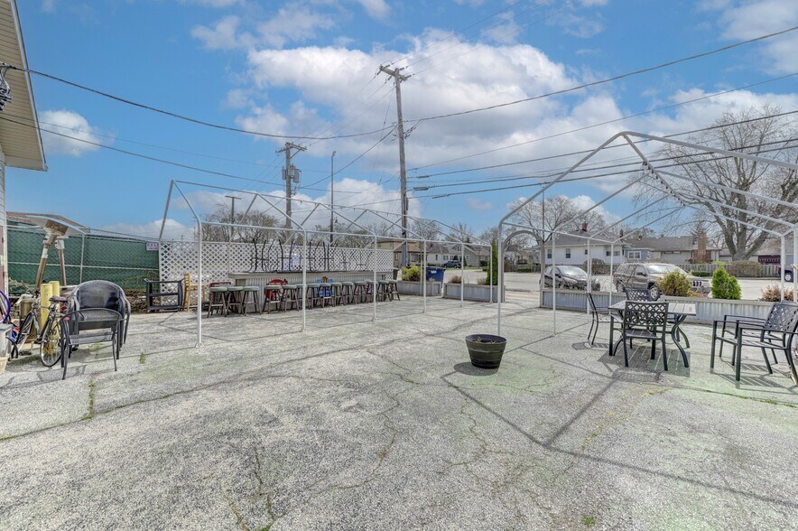 More Photos Of 3325 Ridge Rd, Lansing General Retail For Sale