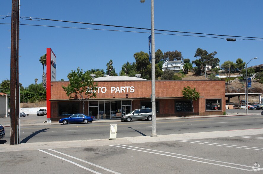 More Photos Of 420 S Santa Fe Ave, Vista Freestanding For Lease