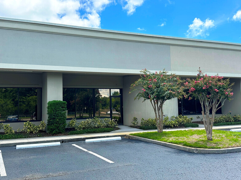 Primary Photo Of 6408 W Linebaugh Ave, Tampa Showroom For Lease