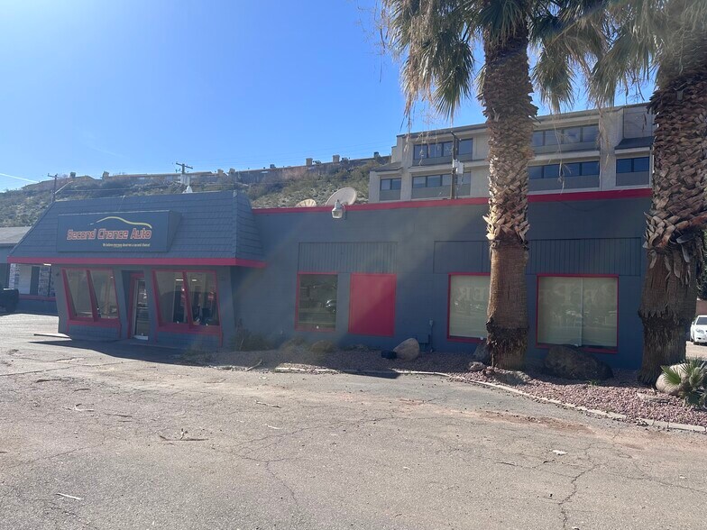 More Photos Of 689 N Bluff St, Saint George General Retail For Lease