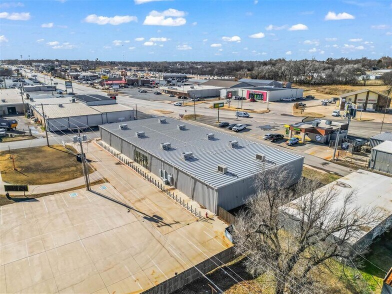 More Photos Of 1523 Stewart Dr, Chickasha Convenience Store For Sale