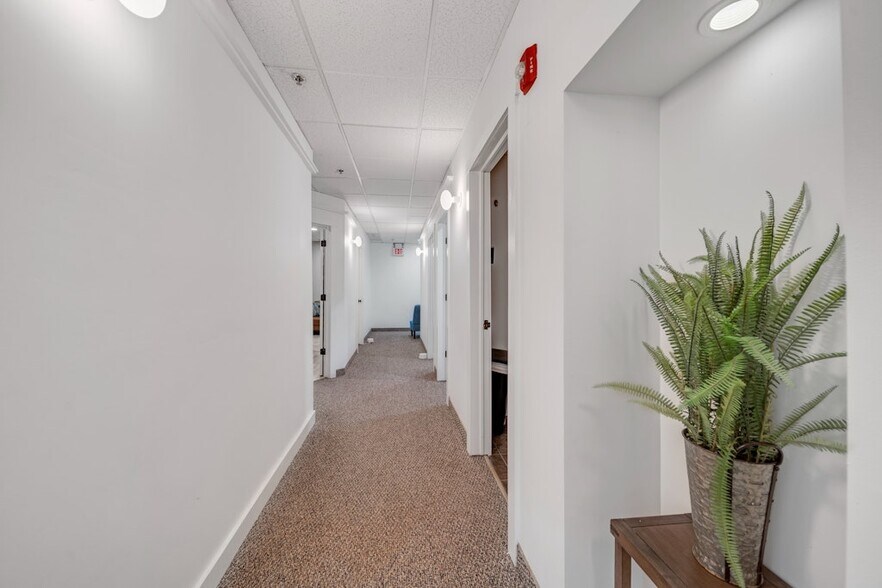 More Photos Of 622-624 Valley Rd, Montclair Storefront Retail Office For Lease