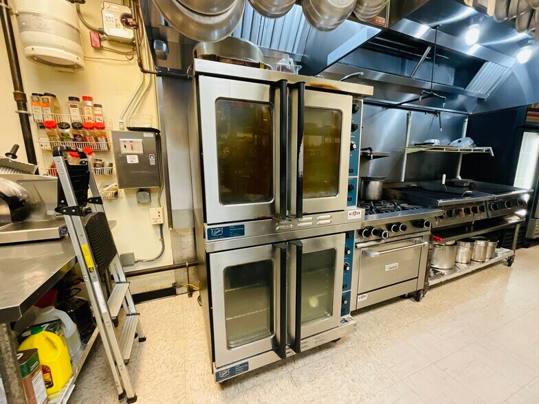 More Photos Of 439 Pittsfield Rd, Lenox Freestanding For Sale