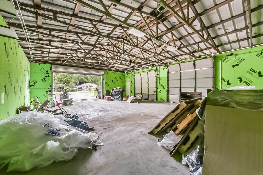 More Photos Of 14133 Ravendale Rd, Humble Warehouse For Sale