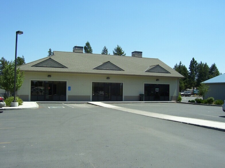 More Photos Of 51530 Huntington Rd, La Pine Office For Lease