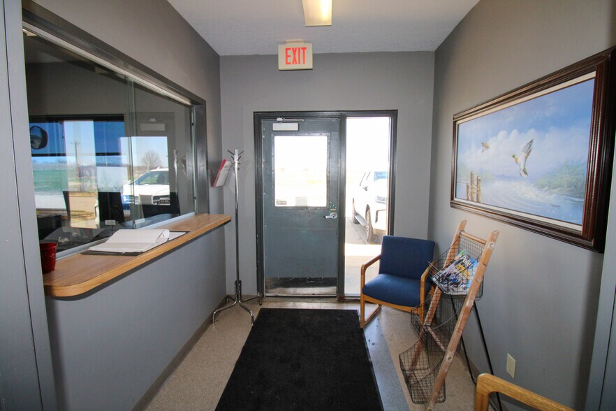 More Photos Of 5640 44th Ave S, Clinton Industrial For Sale