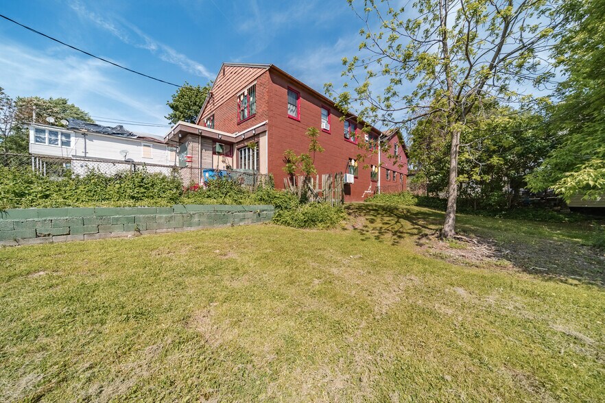 More Photos Of 406-408 Kirkpatrick St, Syracuse Freestanding For Sale