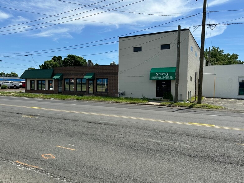 Primary Photo Of 733-759 Memorial Ave, West Springfield Showroom For Sale