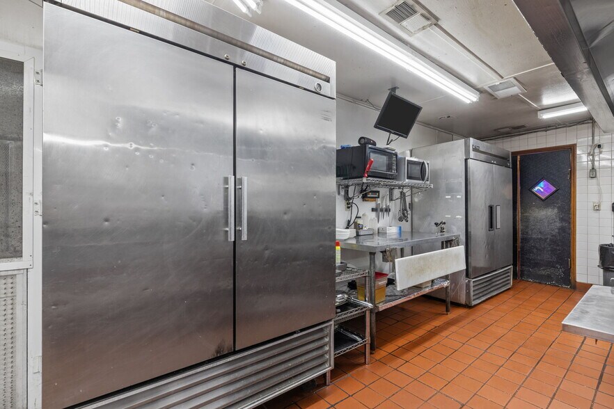 More Photos Of 2383 Hwy 58, Swansboro Restaurant For Sale