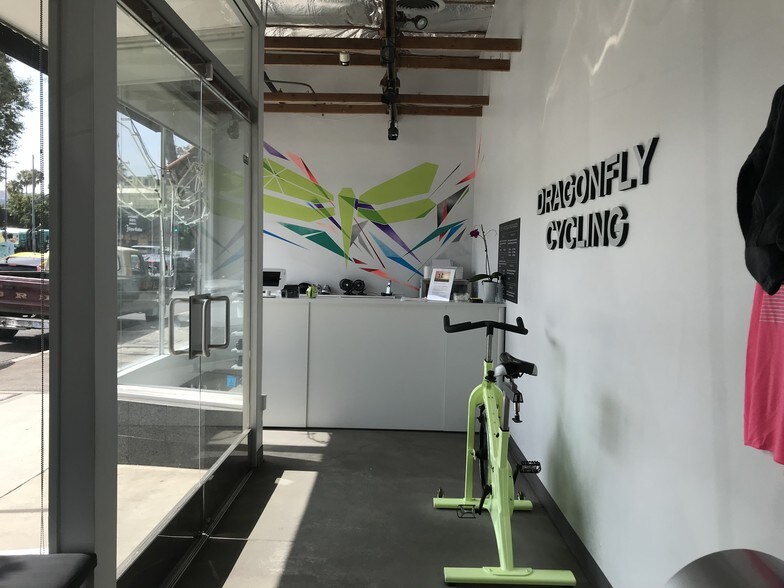 More Photos Of 4455 Van Nuys Blvd, Sherman Oaks Storefront For Sale