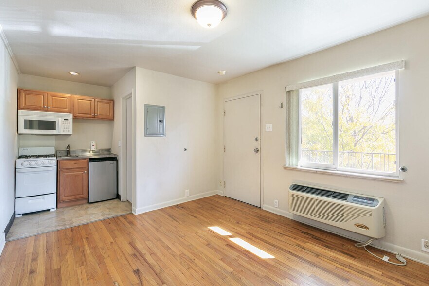 More Photos Of 901 Jasmine St, Denver Apartments For Sale